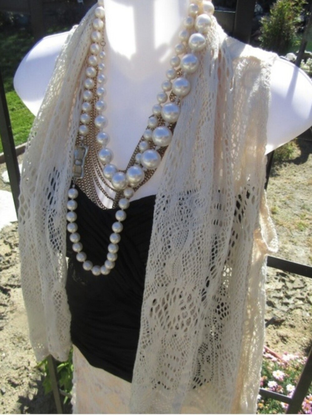 Xhilaration Lace Vest Ivory Color - Picture 6 of 13